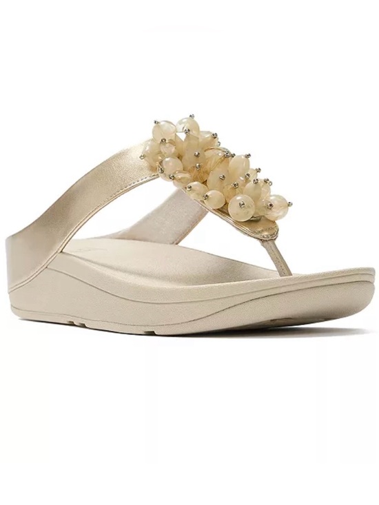 Shoes - Women's Size 9 Fino Bead Cluster Toe Post Slip-On Sandals